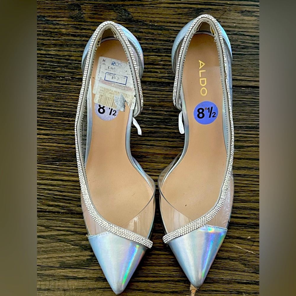 Silver shoes really pretty for a wedding